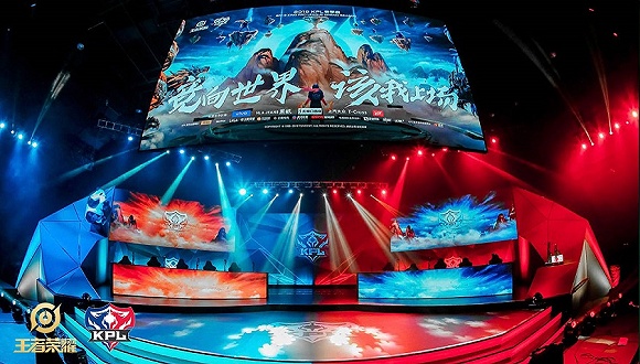 她被朋友带 她被朋友带