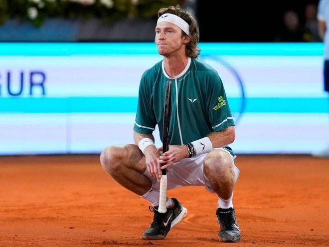 队造成的影 队造成的影